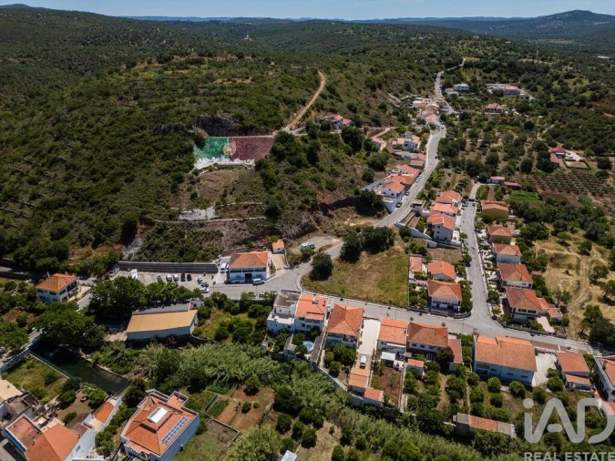 Moradia T4 para Venda em Alte Foto 23