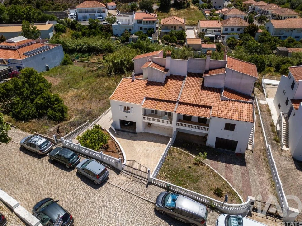 Moradia T4 para Venda em Alte Foto 3