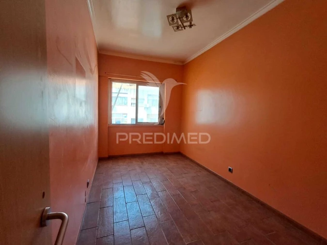Apartamento T3 para Venda em Seixal, Arrentela e Aldeia de Paio Pires Foto 3