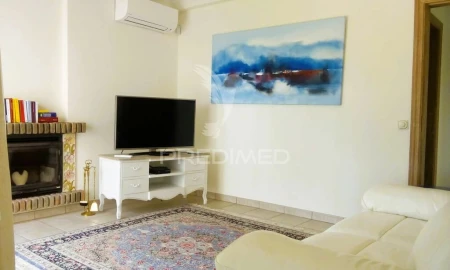 Moradia T5 para Venda em Santa Barbara de Nexe