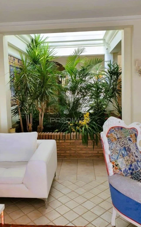 Moradia T5 para Venda em Santa Barbara de Nexe