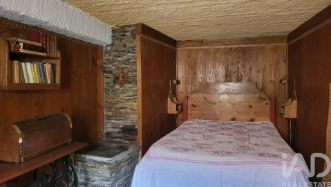 Moradia para Venda em Cerdeira e Moura da Serra