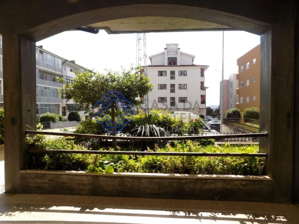 Loja para Arrendamento em Vilar de Andorinho Foto 1