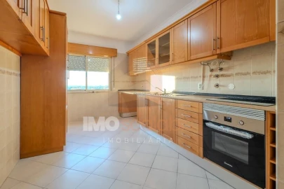 Apartamento T3 para Venda em Romeira e Várzea