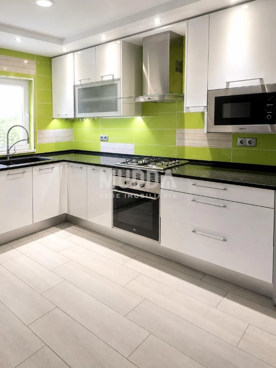 Apartamento T2 para Venda em Quarteira Foto 3
