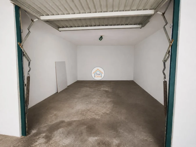 Garagem para Venda em Lousã e Vilarinho Foto 3