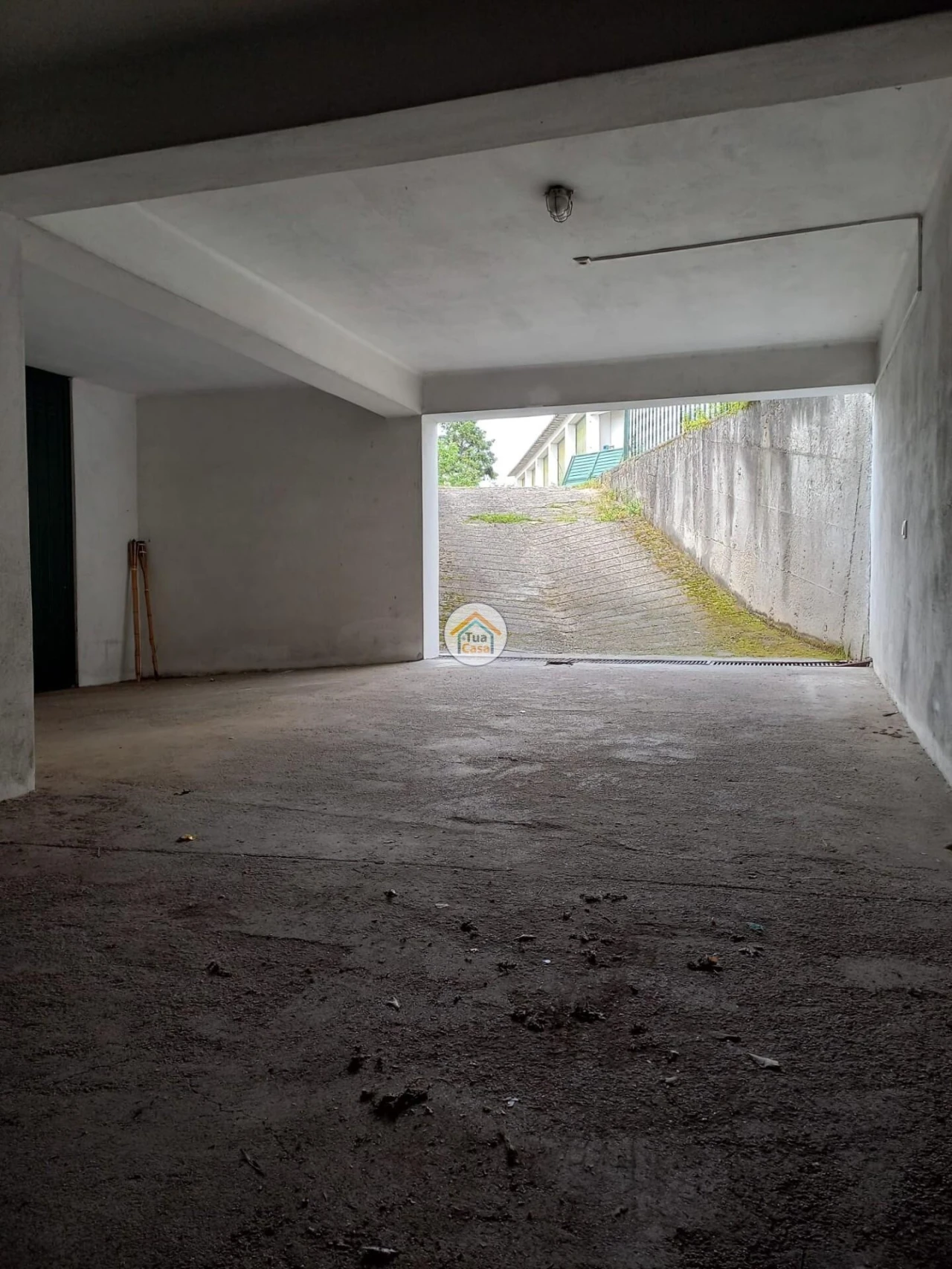 Garagem para Venda em Lousã e Vilarinho Foto 2