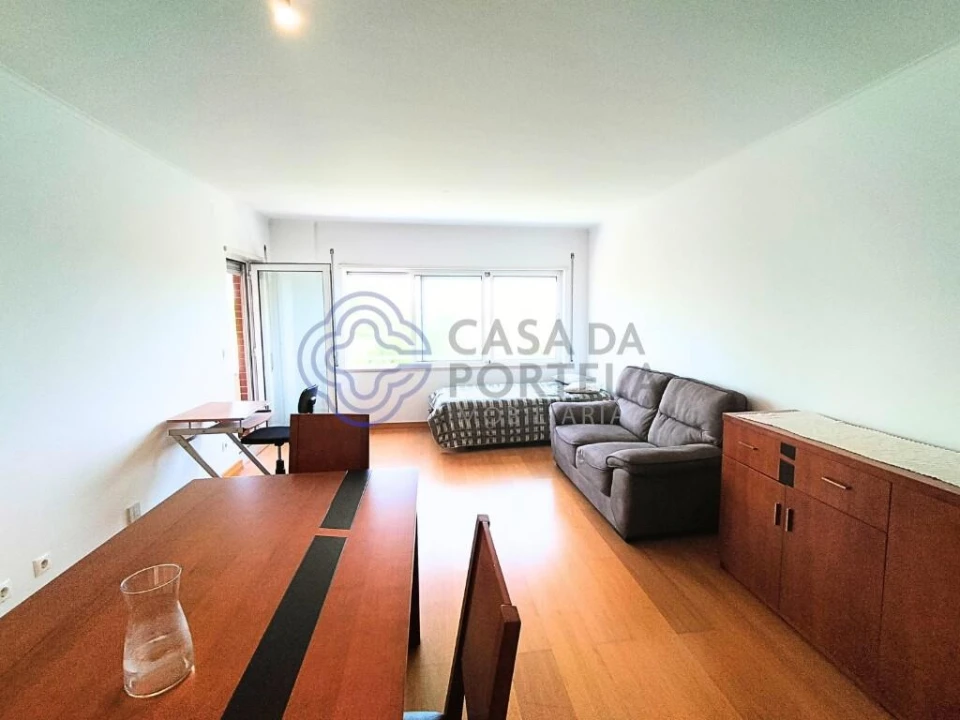 Apartamento T1 para Venda em Lumiar Foto 1