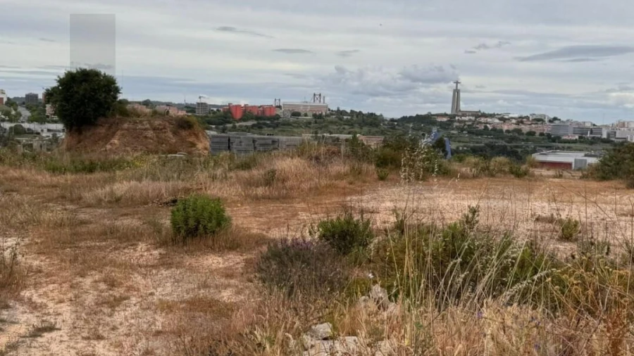 Terreno para Venda em Laranjeiro e Feijó