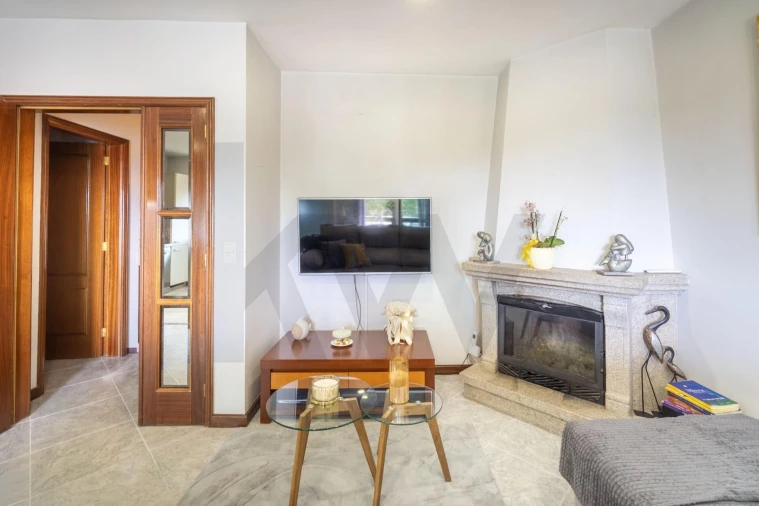 Apartamento T2 para Venda em Santa Maria de Lamas Foto 17