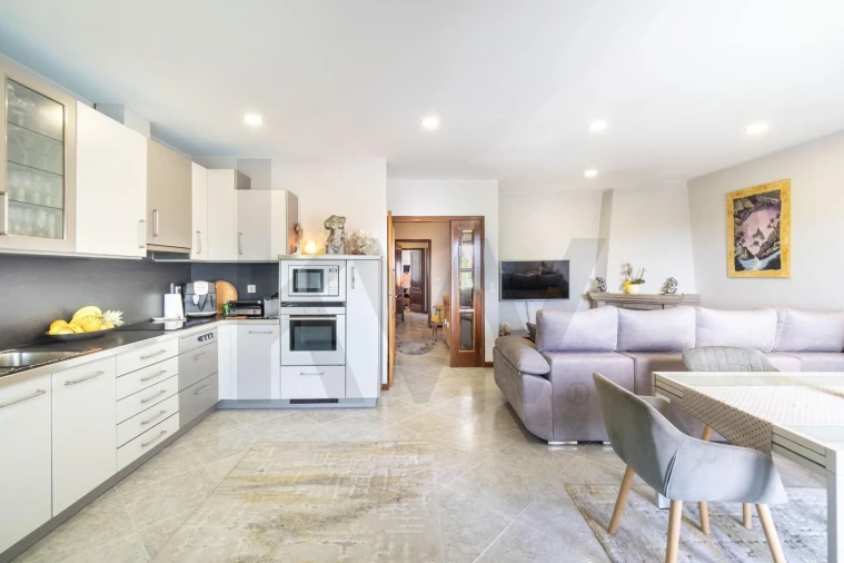 Apartamento T2 para Venda em Santa Maria de Lamas Foto 9