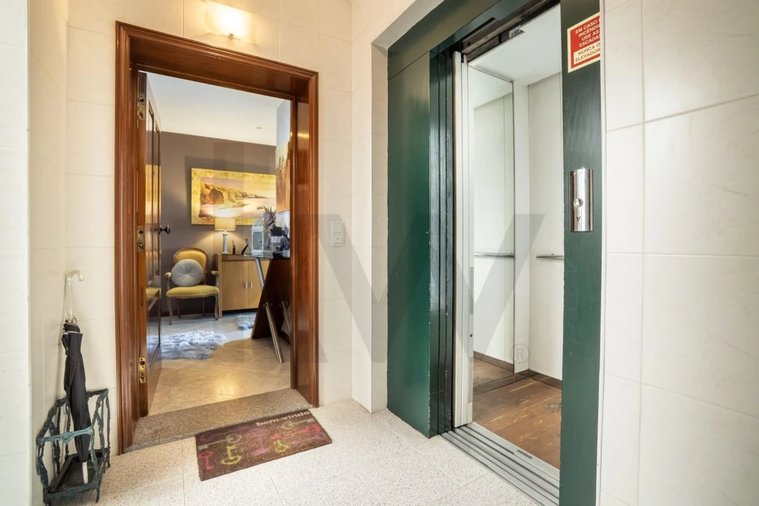 Apartamento T2 para Venda em Santa Maria de Lamas Foto 2
