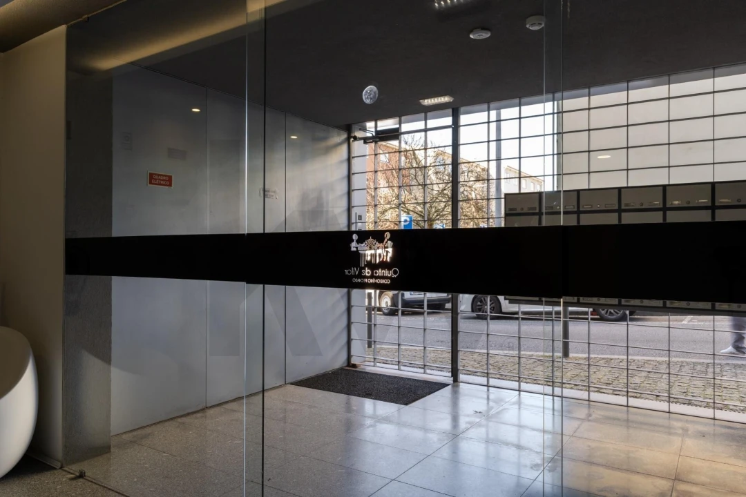 Apartamento T1 para Arrendamento em Lordelo do Ouro e Massarelos Foto 14