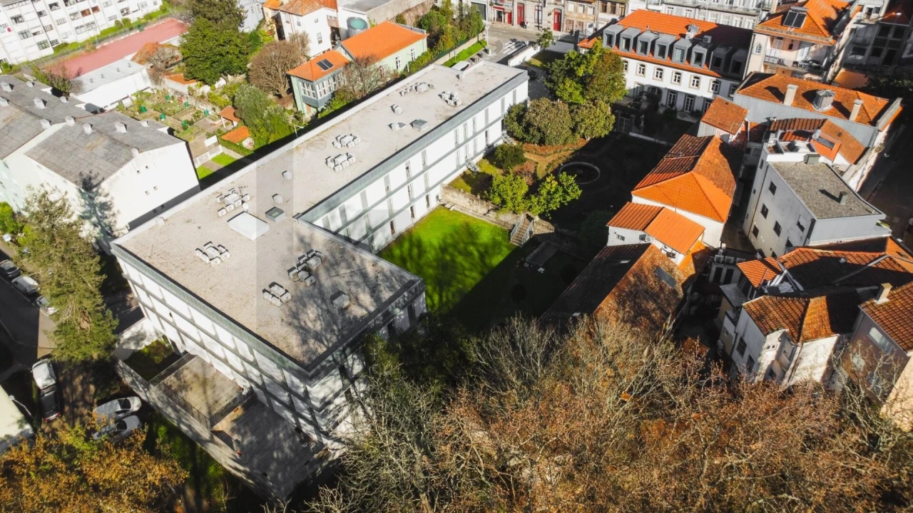 Apartamento T1 para Arrendamento em Lordelo do Ouro e Massarelos Foto 24