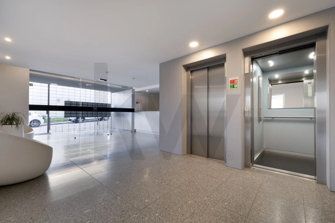 Apartamento T1 para Arrendamento em Lordelo do Ouro e Massarelos Foto 13