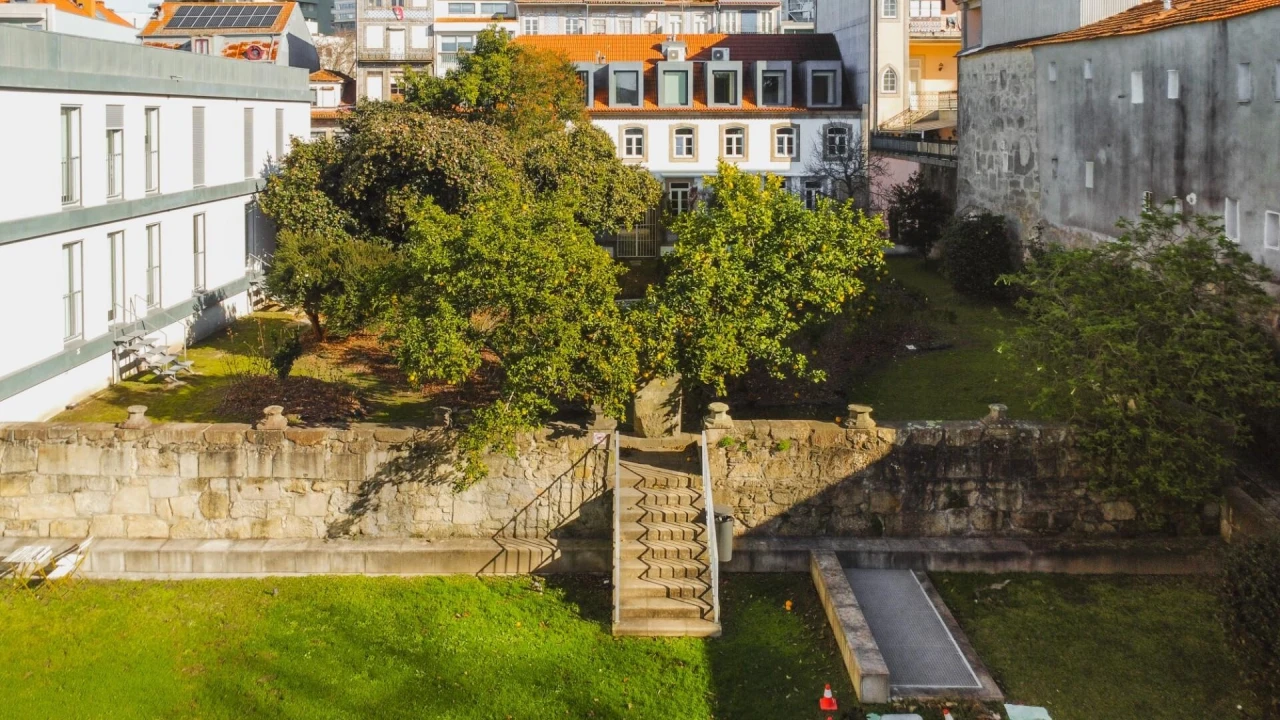 Apartamento T1 para Arrendamento em Lordelo do Ouro e Massarelos Foto 25