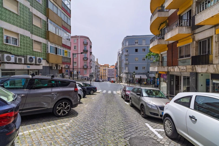 Apartamento T3 para Venda em Santo António Foto 25