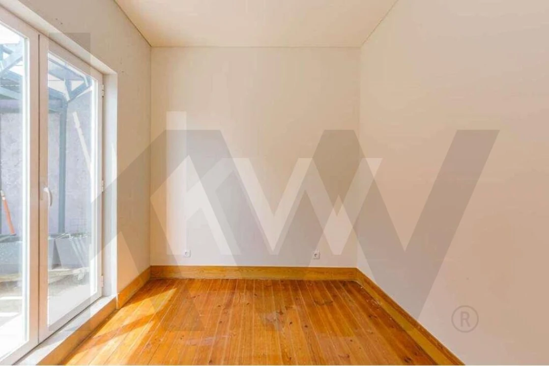 Apartamento T5 para Arrendamento em Penha de França Foto 30