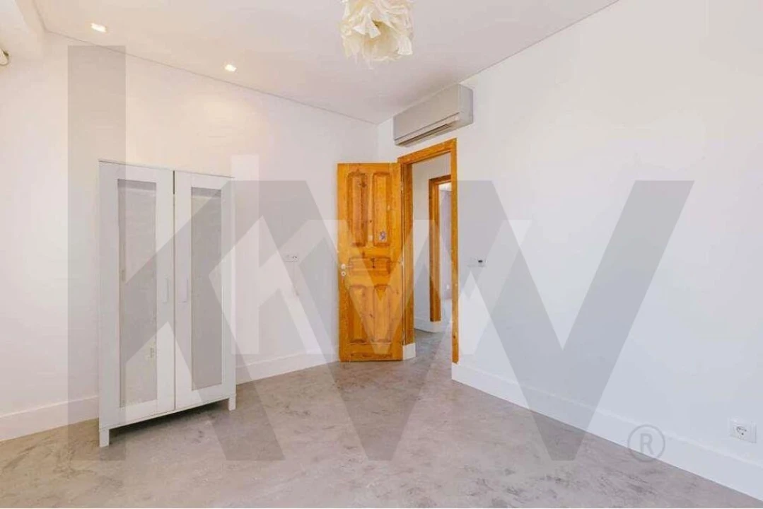 Apartamento T5 para Arrendamento em Penha de França Foto 23