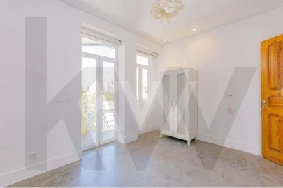Apartamento T5 para Arrendamento em Penha de França