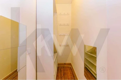 Apartamento T5 para Arrendamento em Penha de França