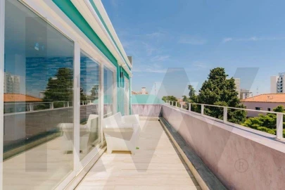 Apartamento T5 para Arrendamento em Penha de França