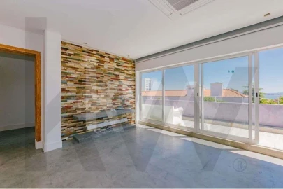 Apartamento T5 para Arrendamento em Penha de França