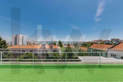 Apartamento T5 para Arrendamento em Penha de França