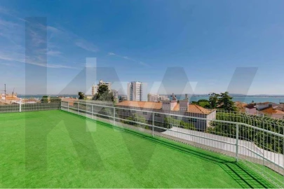 Apartamento T5 para Arrendamento em Penha de França