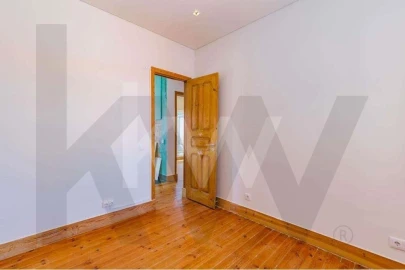 Apartamento T5 para Arrendamento em Penha de França