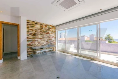Apartamento T5 para Arrendamento em Penha de França