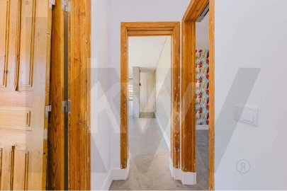 Apartamento T5 para Arrendamento em Penha de França