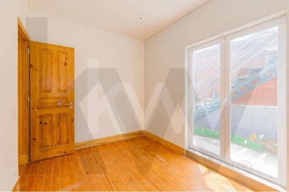 Apartamento T5 para Arrendamento em Penha de França