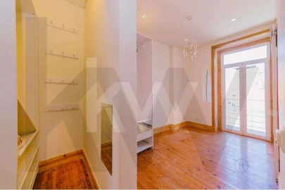 Apartamento T5 para Arrendamento em Penha de França