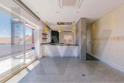 Apartamento T5 para Arrendamento em Penha de França