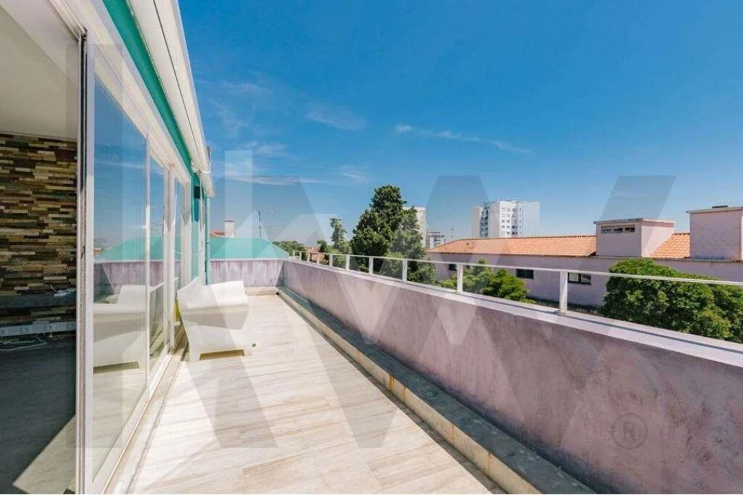 Apartamento T5 para Arrendamento em Penha de França Foto 3