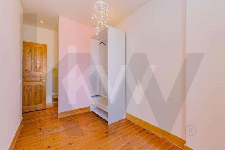 Apartamento T5 para Arrendamento em Penha de França Foto 36