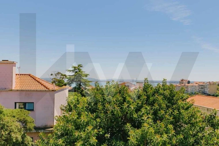 Apartamento T5 para Arrendamento em Penha de França Foto 46