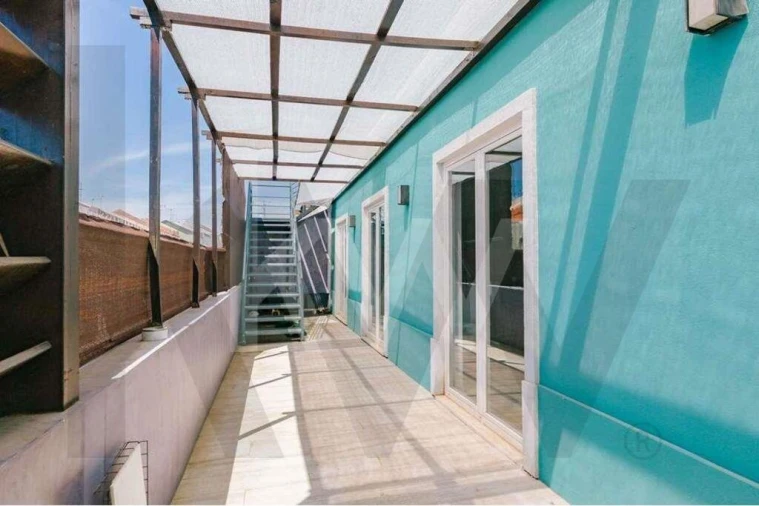 Apartamento T5 para Arrendamento em Penha de França Foto 4