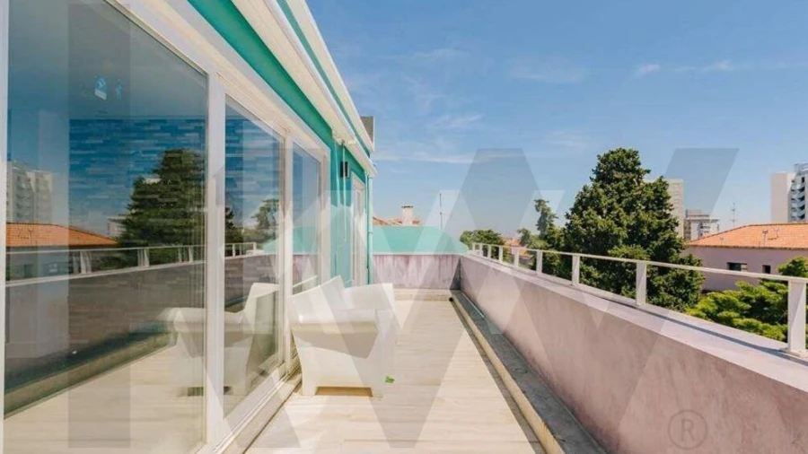 Apartamento T5 para Arrendamento em Penha de França