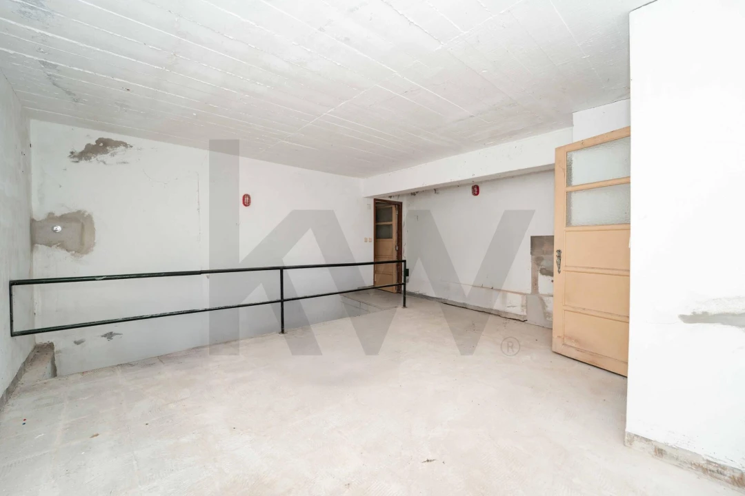 Garagem para Venda em Santo Antonio dos Olivais Foto 7