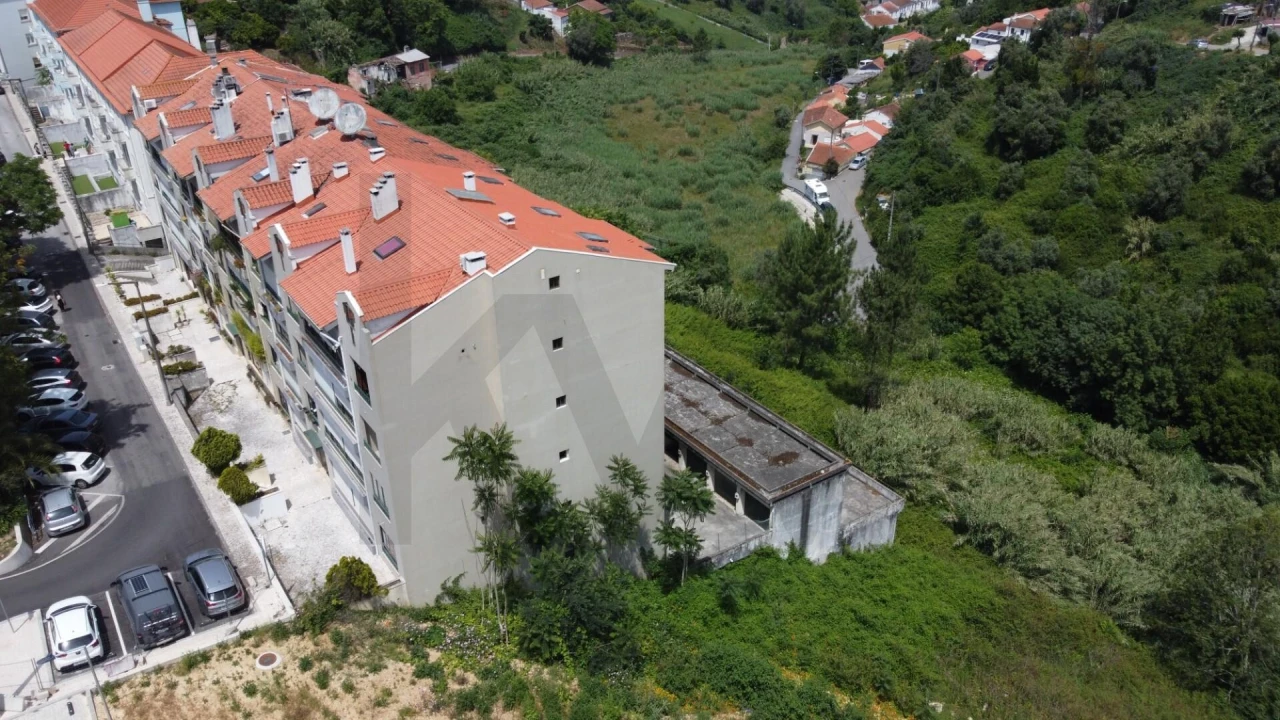 Garagem para Venda em Santo Antonio dos Olivais Foto 16