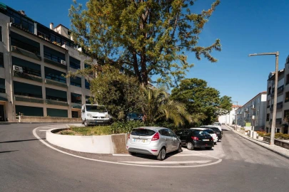 Garagem para Venda em Santo Antonio dos Olivais