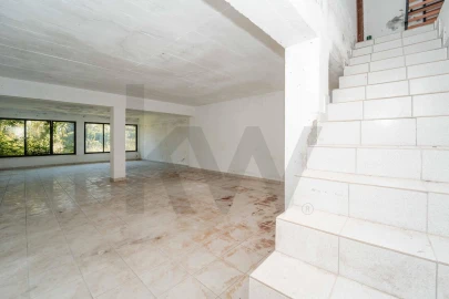 Garagem para Venda em Santo Antonio dos Olivais