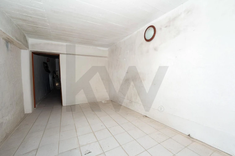 Garagem para Venda em Santo Antonio dos Olivais Foto 3