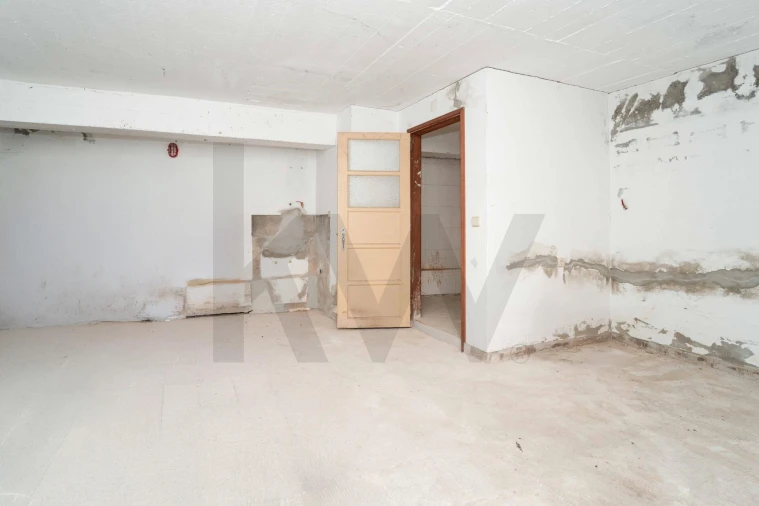 Garagem para Venda em Santo Antonio dos Olivais Foto 6
