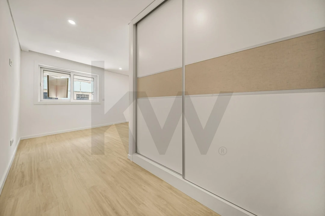 Apartamento T2 para Venda em Cedofeita, Santo Ildefonso, Sé, Miragaia, São Nicolau e Vitória Foto 9