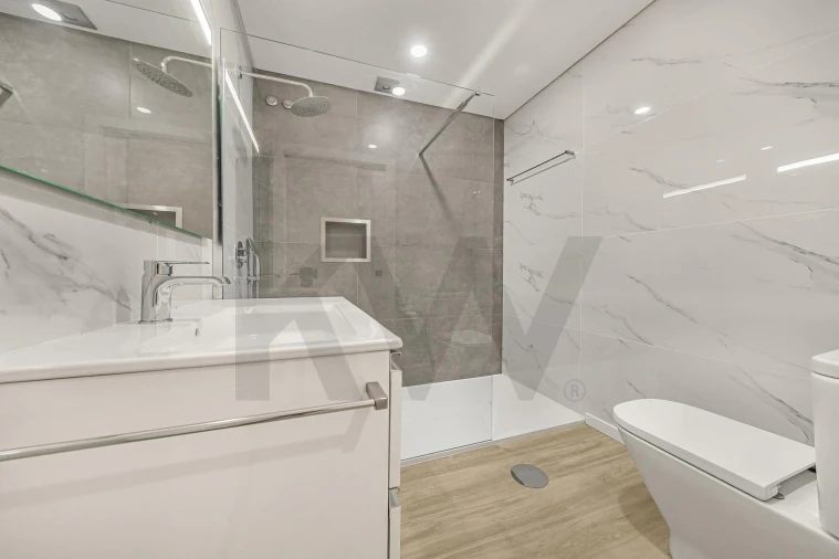 Apartamento T2 para Venda em Cedofeita, Santo Ildefonso, Sé, Miragaia, São Nicolau e Vitória Foto 15