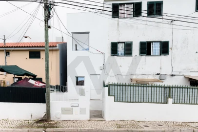 Moradia T2 para Venda em São Domingos de Rana