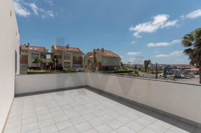 Moradia T4 para Venda em A dos Cunhados e Maceira